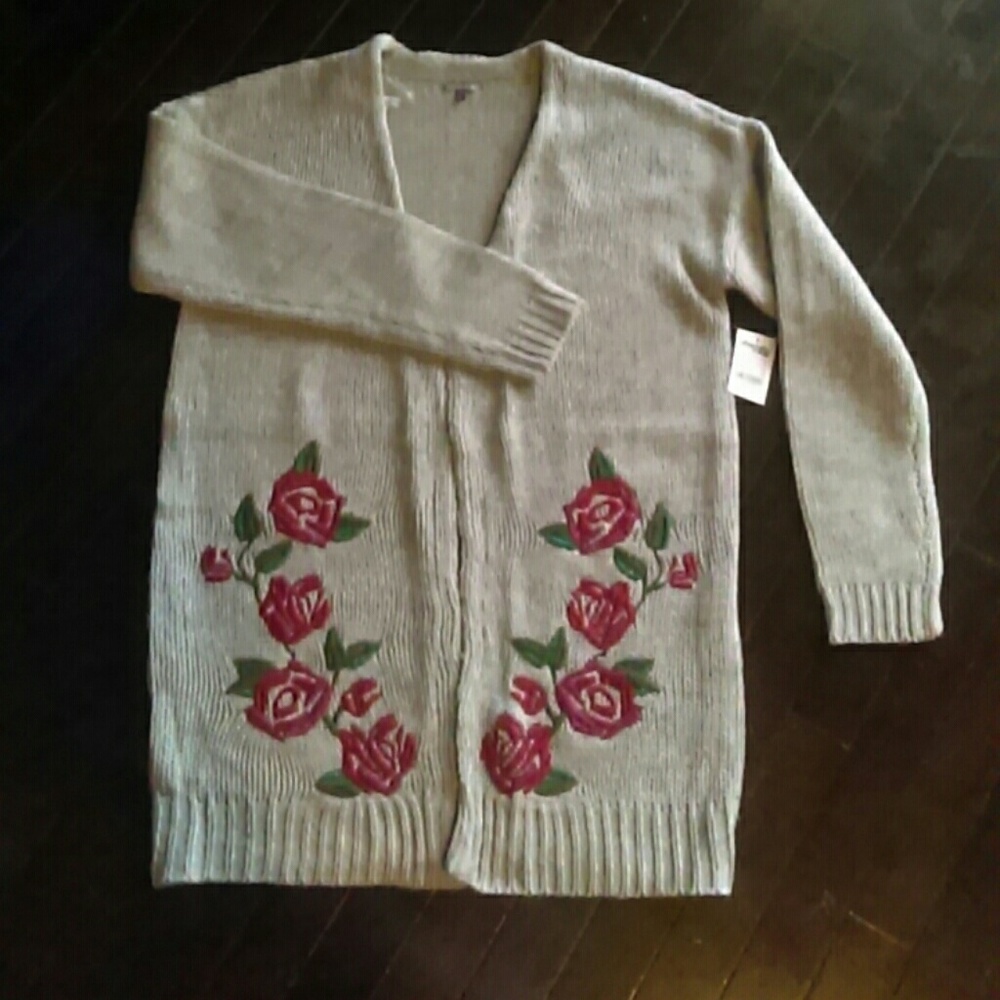 NWT Long Embroidered Grey Sweater cardigan